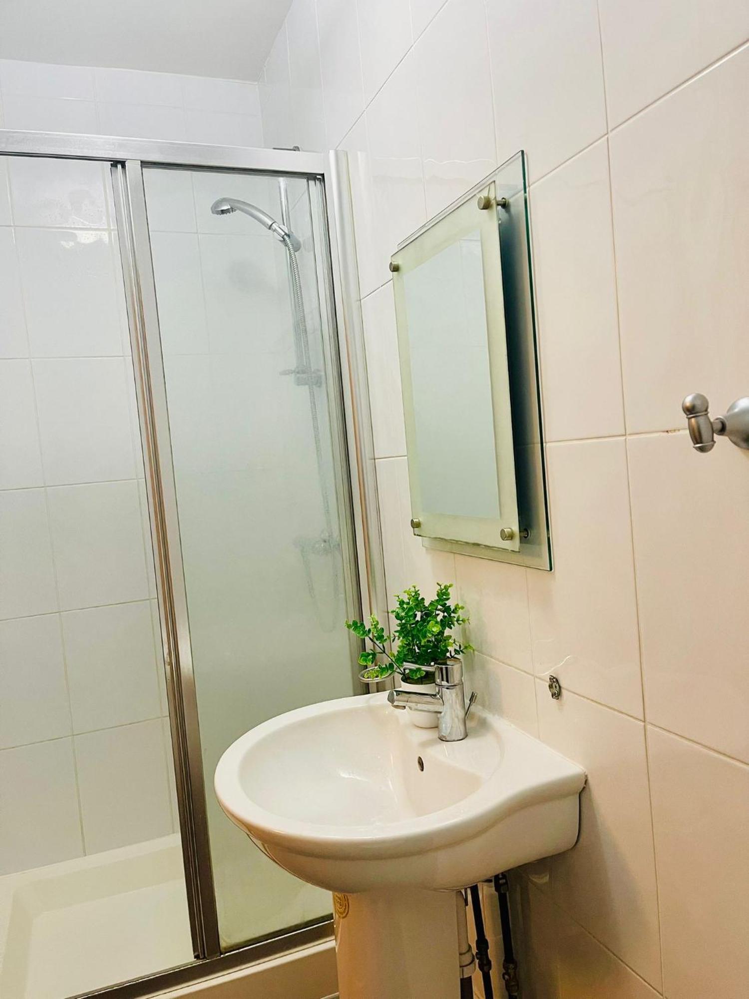 Ensuite Family In Stratford Londres